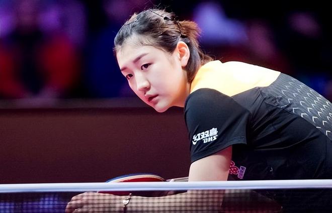 队阵容的厚 队阵容的厚