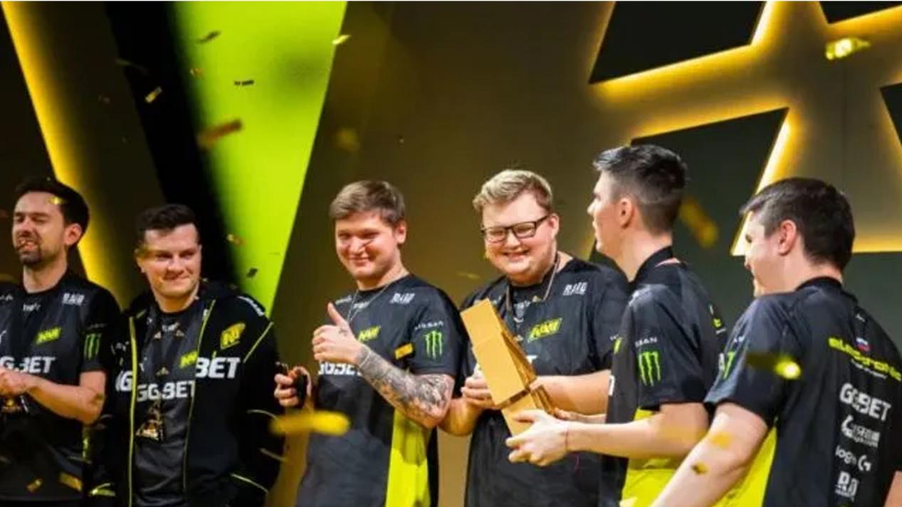 续比赛中努 续比赛中努